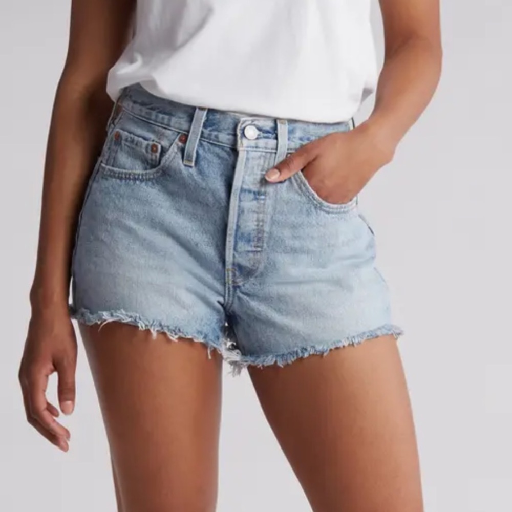 Levi’s 501 Light Blue Denim Cutoff Shorts size 28 button up high waist